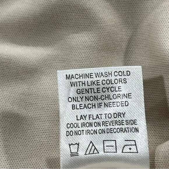 Sleeveless nude color short lace romper - Picture 12 of 15